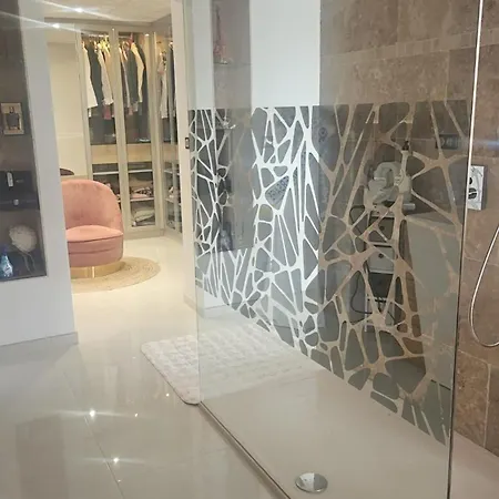 De Luxe A 5 Minutes Du Centre De Piscine Chauffee