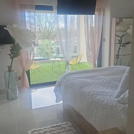 De Luxe A 5 Minutes Du Centre De Piscine Chauffee Vila Nîmes